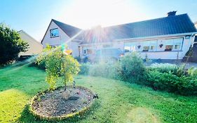 Pinebrook Bnb - 1F Budget Apartment With Shared Bath - 2 Room Types